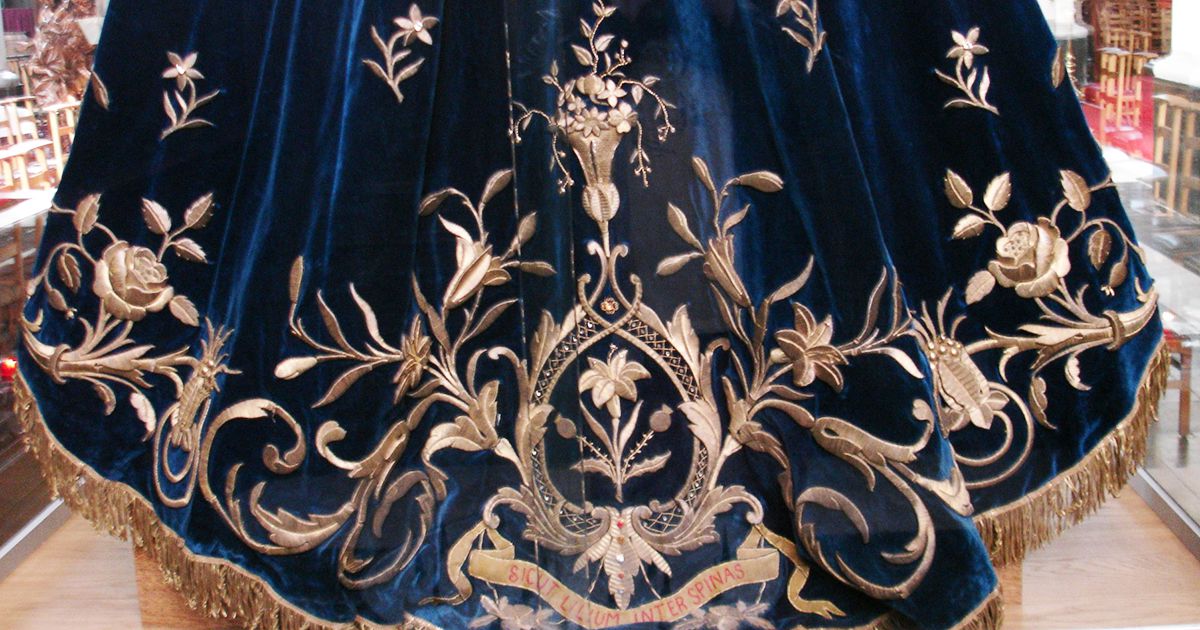 Shiny Threads of Gold Steadman Jewellers